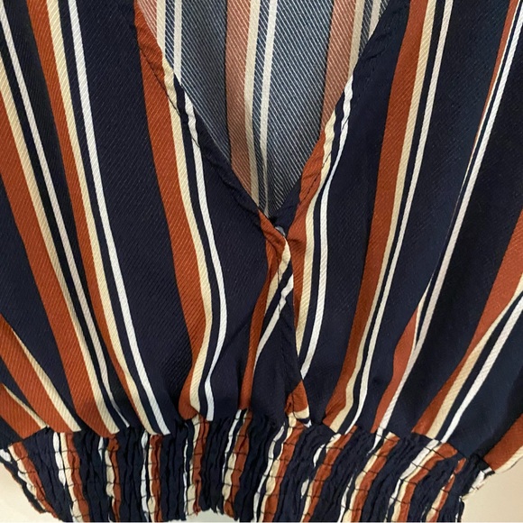 3 for $10: Long Sleeve V Neck Crop Top - Picture 3 of 3